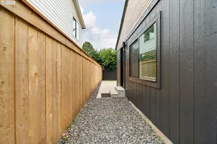 6411 NE 32nd Pl, Portland, OR 97211 - Photo 16