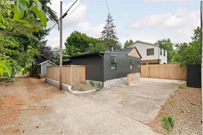 6411 NE 32nd Pl, Portland, OR 97211 - Photo 10