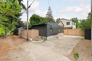 6411 NE 32nd Pl, Portland, OR 97211 - Photo 10