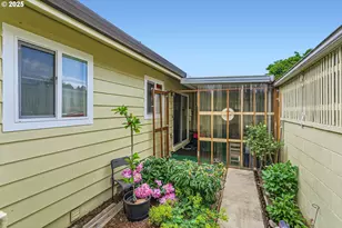 12330 SE Main St, Portland, OR 97233 - Photo 24