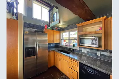 1819 N Jantzen Ave, Portland, OR 97217 - Photo 10