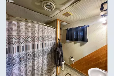 1819 N Jantzen Ave, Portland, OR 97217 - Photo 14