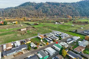 125 SE Estate Loop, Winston, OR 97496 - Photo 40