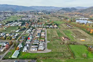 125 SE Estate Loop, Winston, OR 97496 - Photo 42