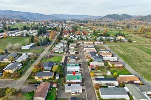 125 SE Estate Loop, Winston, OR 97496 - Photo 38