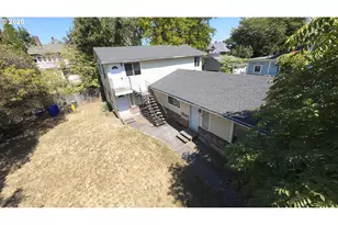 3907 SE Salmon St, Portland, OR 97214 - Photo 2