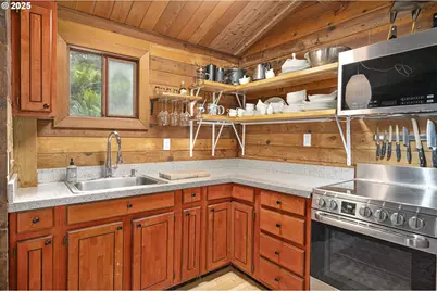 10251 Ridgview Ter, Birkenfeld, OR 97016 - Photo 14