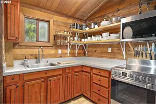 10251 Ridgview Terrace, Birkenfeld, OR 97016 - Photo 14