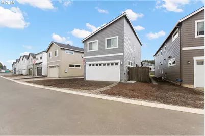 7053 SE Benedict St, Hillsboro, OR 97123 - Photo 4