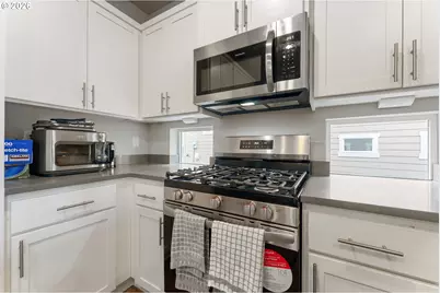 7053 SE Benedict St, Hillsboro, OR 97123 - Photo 10