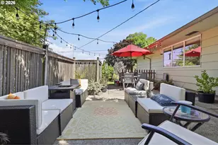 12915 NE Morris Ct, Portland, OR 97230 - Photo 22