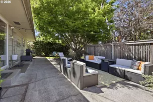 12915 NE Morris Ct, Portland, OR 97230 - Photo 24