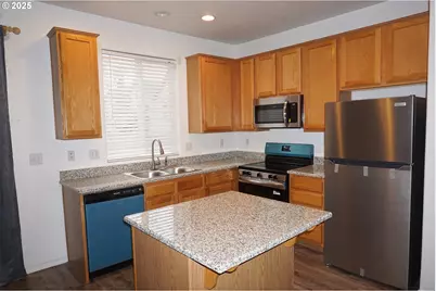 1649 SE Night Heron Way, Gresham, OR 97080 - Photo 10