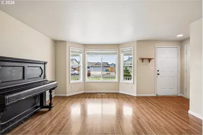308 SE 9th St, Battle Ground, WA 98604 - Photo 6
