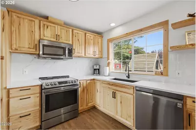 6460 Colonial Way, Tillamook, OR 97141 - Photo 12