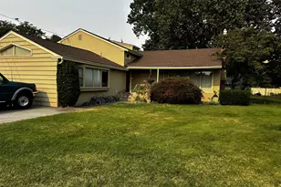 624 Pierce St, Milton-Freewater, OR 97862 - Photo 1