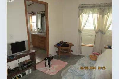 323 Easy St, Sutherlin, OR 97479 - Photo 12