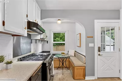 6715 NE 22nd Ave NE, Portland, OR 97211 - Photo 10