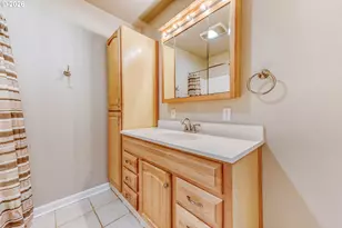 1120 SE Spruce Ct, Gresham, OR 97080 - Photo 16