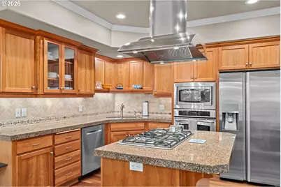 2003 NW Village Cir, Portland, OR 97229 - Photo 10