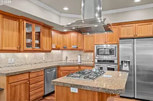 2003 NW Village Cir, Portland, OR 97229 - Photo 10