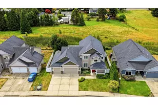 518 W 12th Way, La Center, WA 98629 - Photo 2
