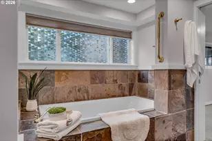7825 SW Hall Blvd, Beaverton, OR 97008 - Photo 24