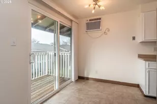 885 NE Sunset St, Roseburg, OR 97470 - Photo 10