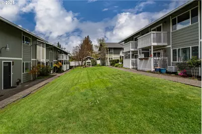 885 NE Sunset St #26, Roseburg, OR 97470 - Photo 32