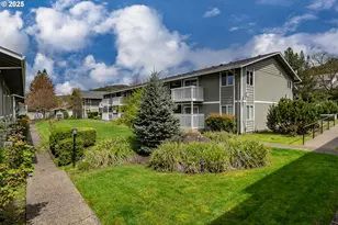 885 NE Sunset St, Roseburg, OR 97470 - Photo 2