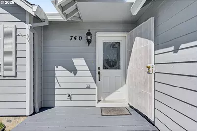 740 SE Lacey St, Sheridan, OR 97378 - Photo 4