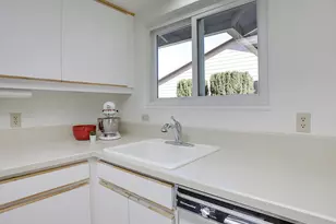 16350 SW Royalty Pkwy, King City, OR 97224 - Photo 14