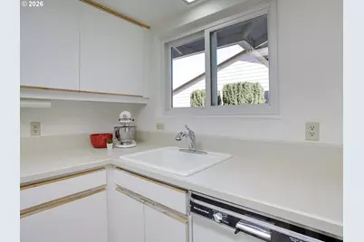 16350 SW Royalty Pkwy, King City, OR 97224 - Photo 16