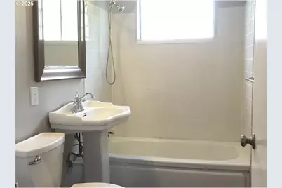 2536 NE Hoyt St, Portland, OR 97232 - Photo 30