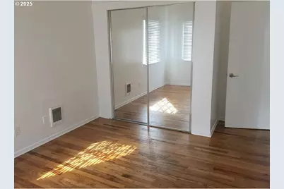 2536 NE Hoyt St, Portland, OR 97232 - Photo 34