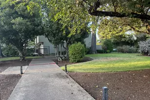 327 Country Club Rd, Eugene, OR 97401 - Photo 46
