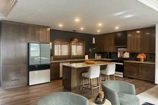 393 Knoll Terrace Dr, Canyonville, OR 97417 - Photo 8