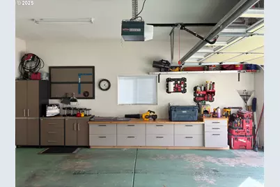 393 Knoll Terrace Dr, Canyonville, OR 97417 - Photo 24