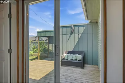 1902 6th St, Tillamook, OR 97141 - Photo 28
