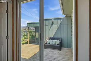 1902 6th St, Tillamook, OR 97141 - Photo 28