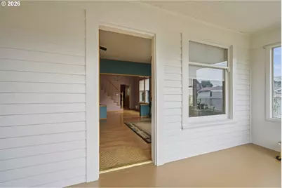 1902 6th St, Tillamook, OR 97141 - Photo 4