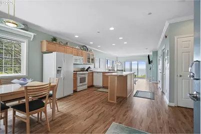 1113 N Highway 101 #1, Depoe Bay, OR 97341 - Photo 4
