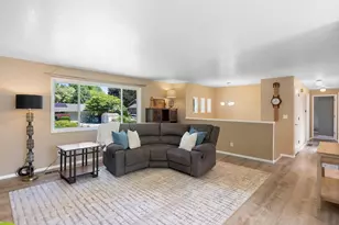 5966 SE Sundial Ct, Milwaukie, OR 97222 - Photo 4