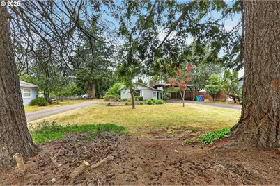 16701 SE Stephens St, Portland, OR 97233 - Photo 2