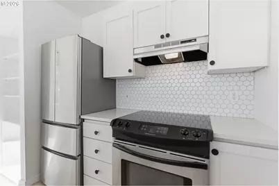 325 NW Uptown Ter #1A, Portland, OR 97210 - Photo 10