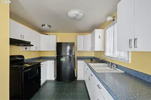 335 Kourt Dr, Eugene, OR 97404 - Photo 14