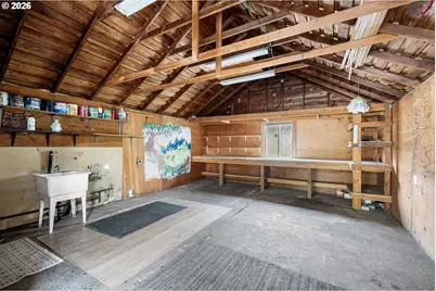 335 Kourt Dr, Eugene, OR 97404 - Photo 28