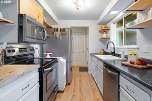 1318 SE Beaver Creek Ln, Troutdale, OR 97060 - Photo 10