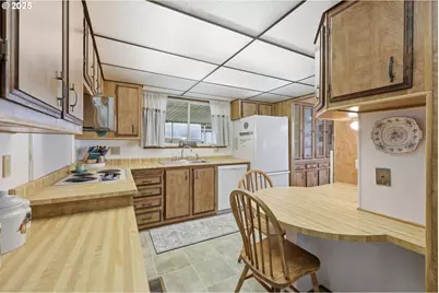 2376 Kingfisher Ln, Kelso, WA 98626 - Photo 12