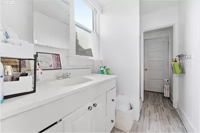 215 NE Going St, Portland, OR 97211 - Photo 18